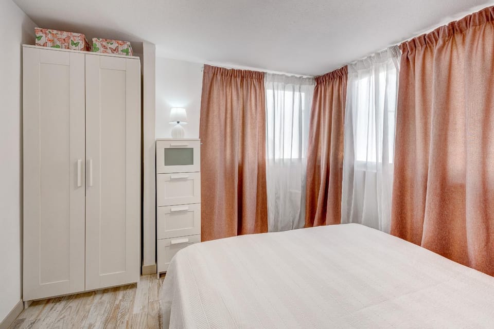 Bed, Photo of the whole room, Bedroom, wardrobe