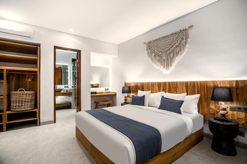 Bed, Bedroom, air conditioner