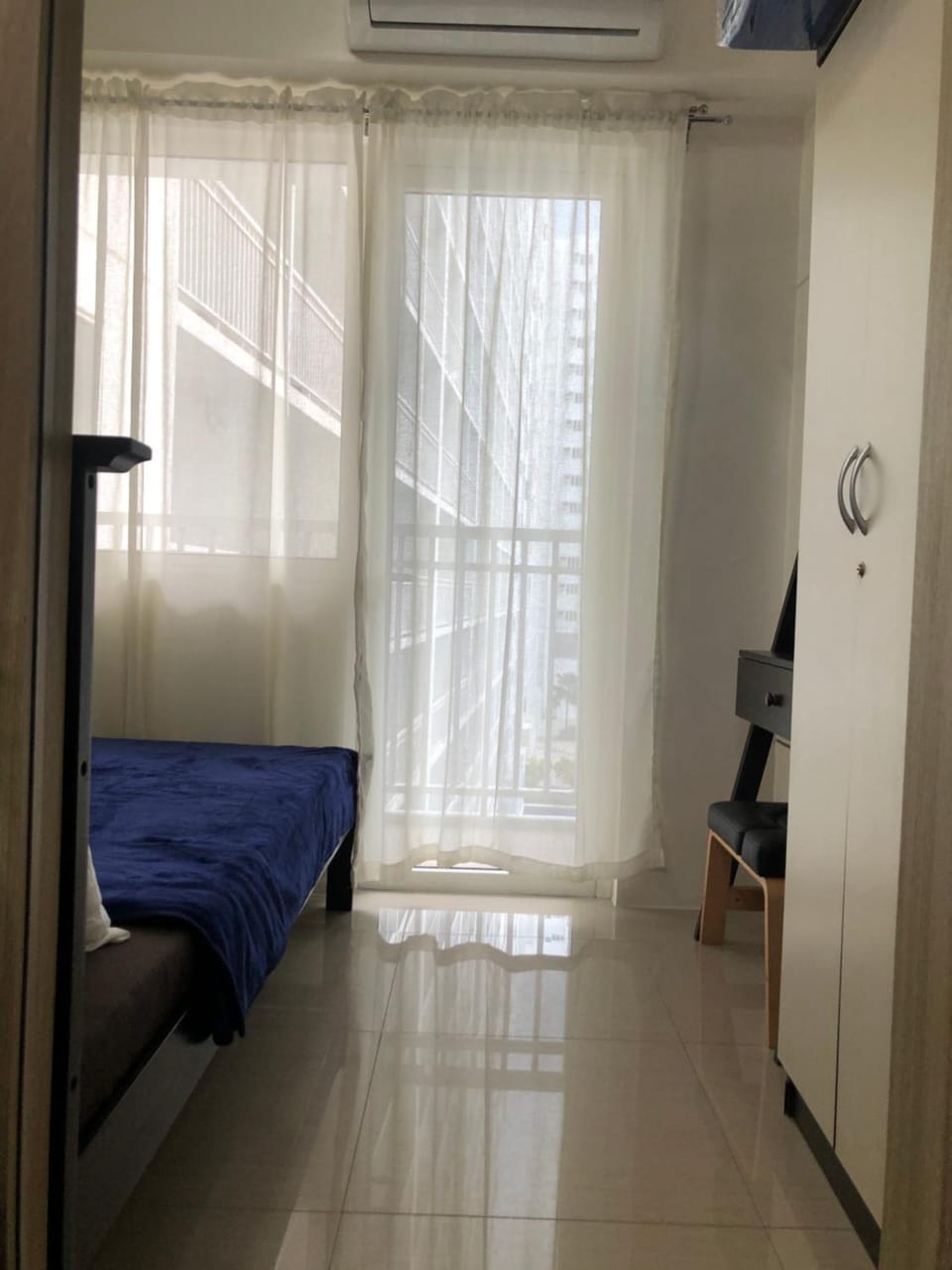 Bedroom, air conditioner