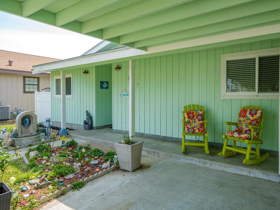 Patio, Facade/entrance, Garden, Seating area