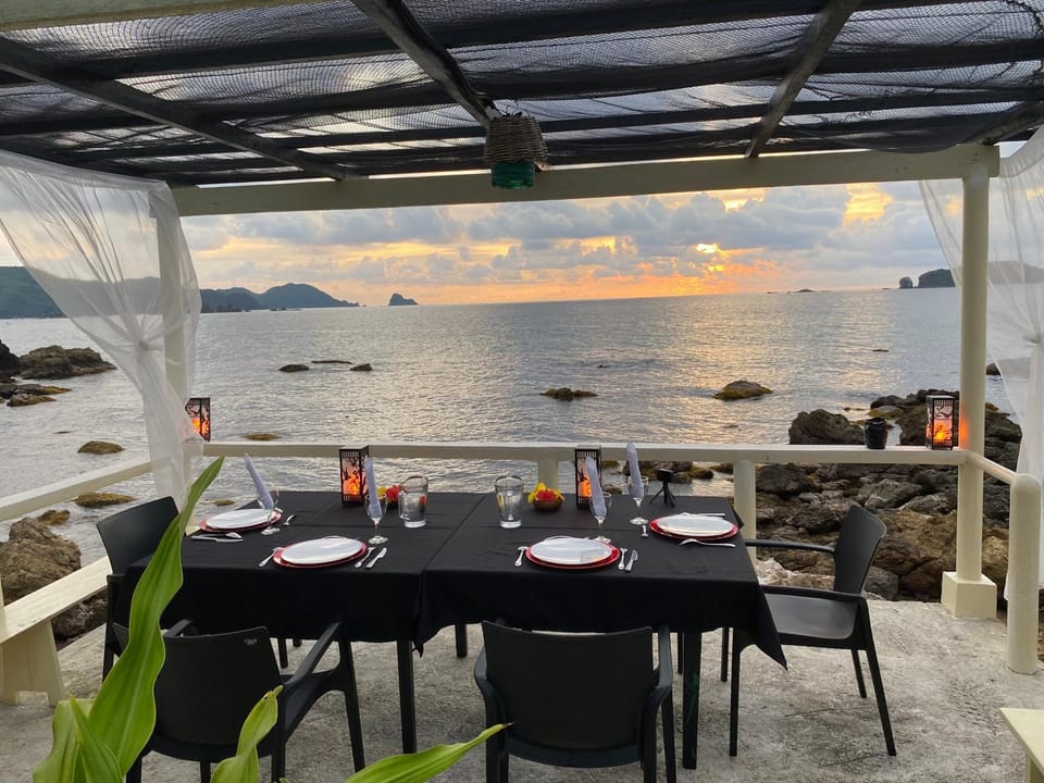 Restaurant/places to eat, Dining area, Sea view