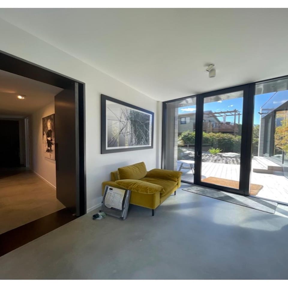 Ivy Box Art Gallery Apartment Apartment in Queenstown