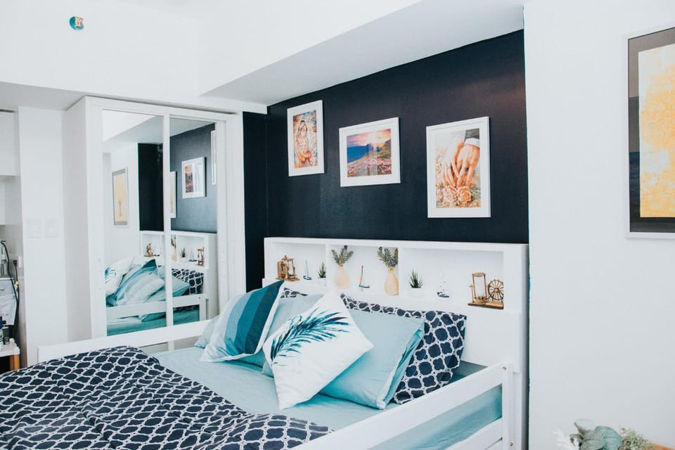 Bed, Decorative detail, Bedroom