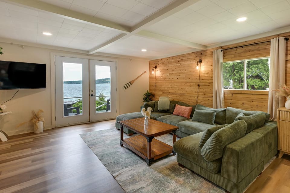 Cozy Maine Lakefront Cabin Rental Cabin in Maine