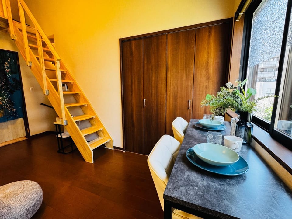 Living room, Dining area