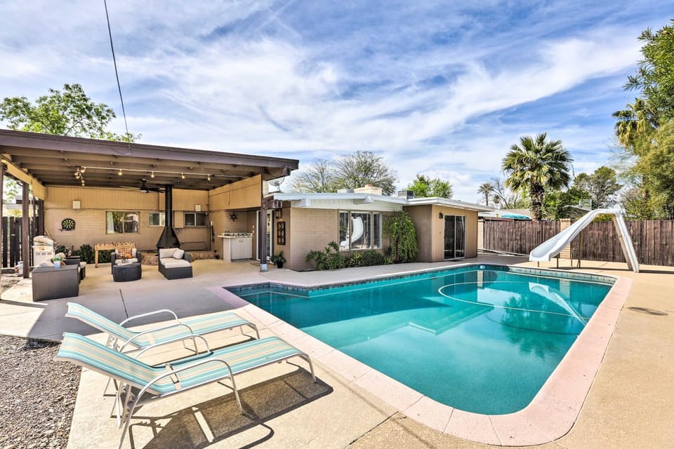 7 Mi to Downtown Phoenix: Home w/ Pool & Foosball! House in Phoenix