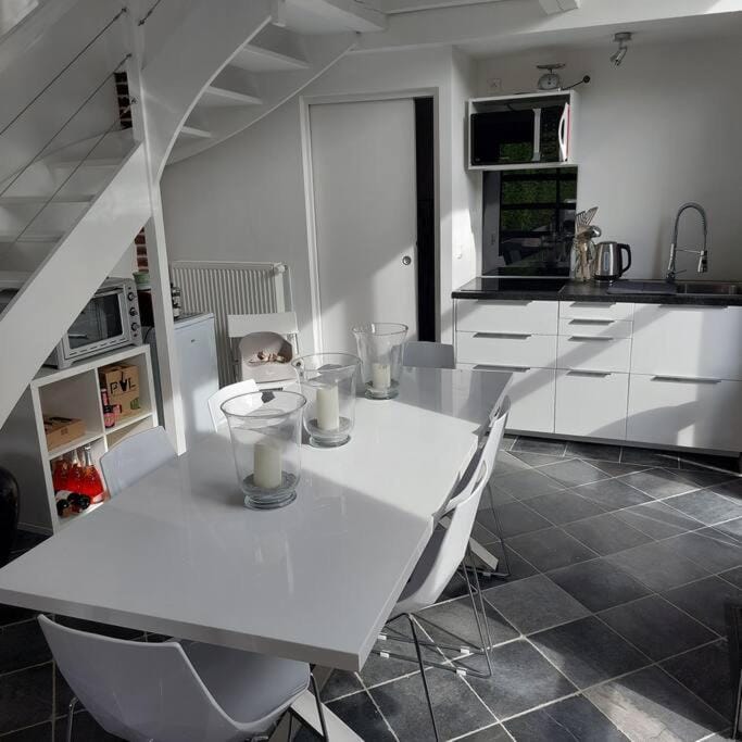 Coffee/tea facilities, Kitchen or kitchenette, Dining area, minibar, pet friendly, stove