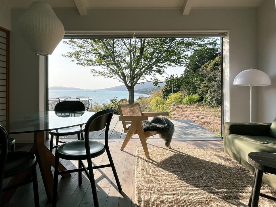 Day, Living room, Dining area, Sea view