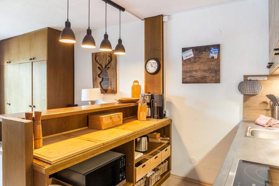 Kitchen or kitchenette, Living room