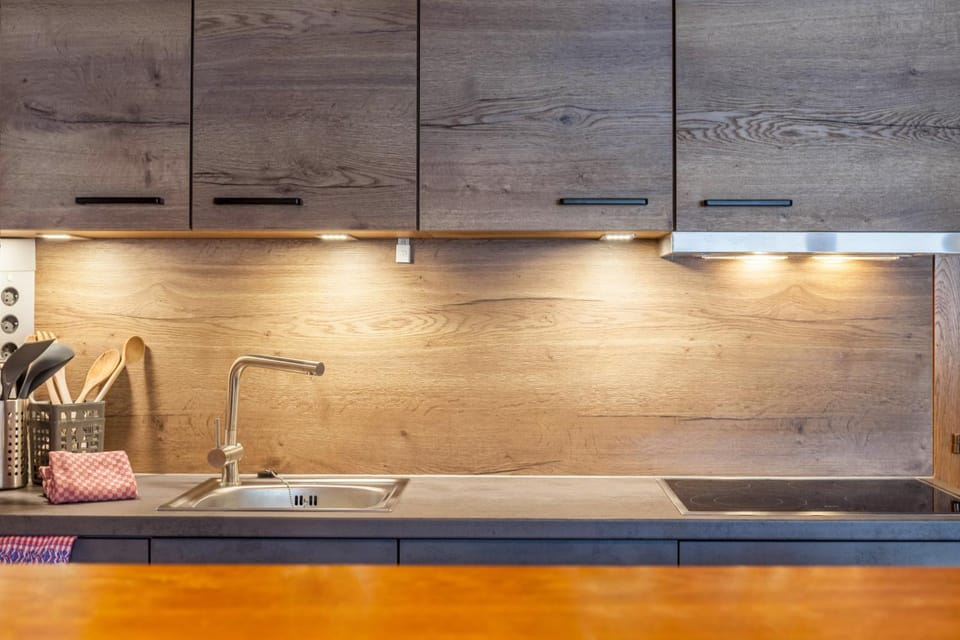 Kitchen or kitchenette, Living room