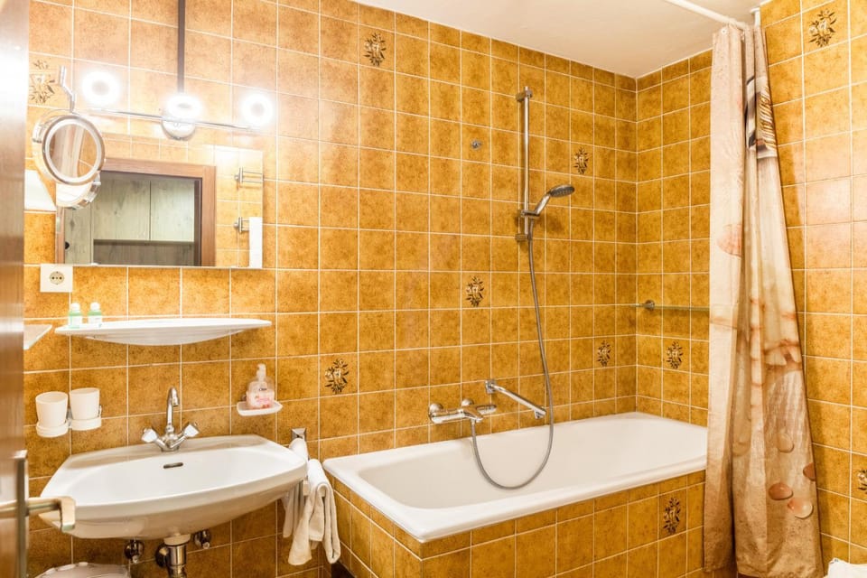 Bathroom, Living room