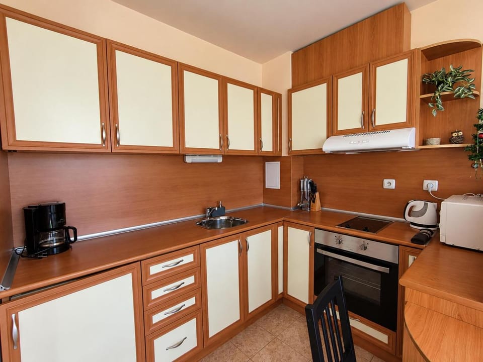 Coffee/tea facilities, Kitchen or kitchenette, oven, pet friendly, stove, toaster