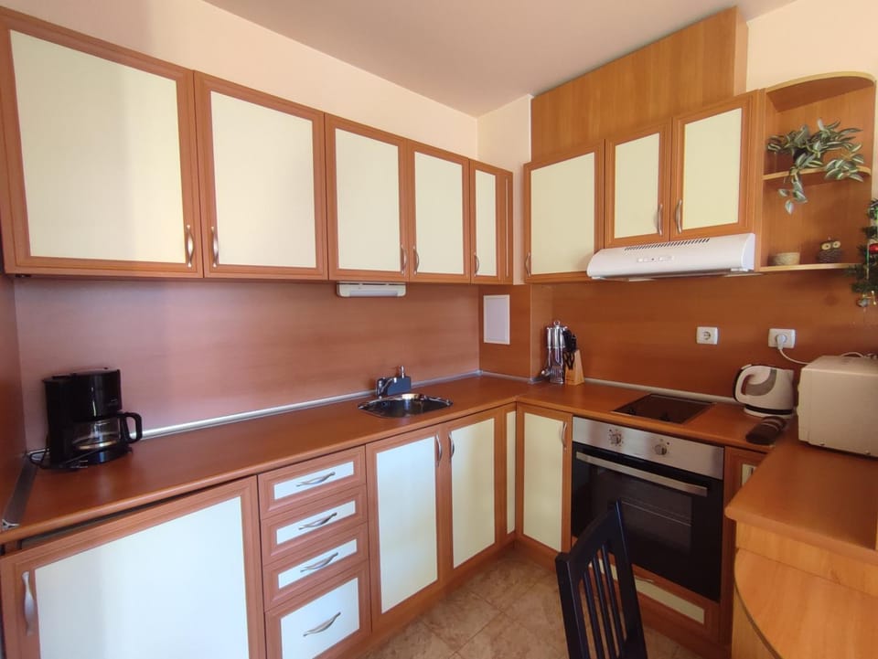 microwave, oven, stove, kitchen