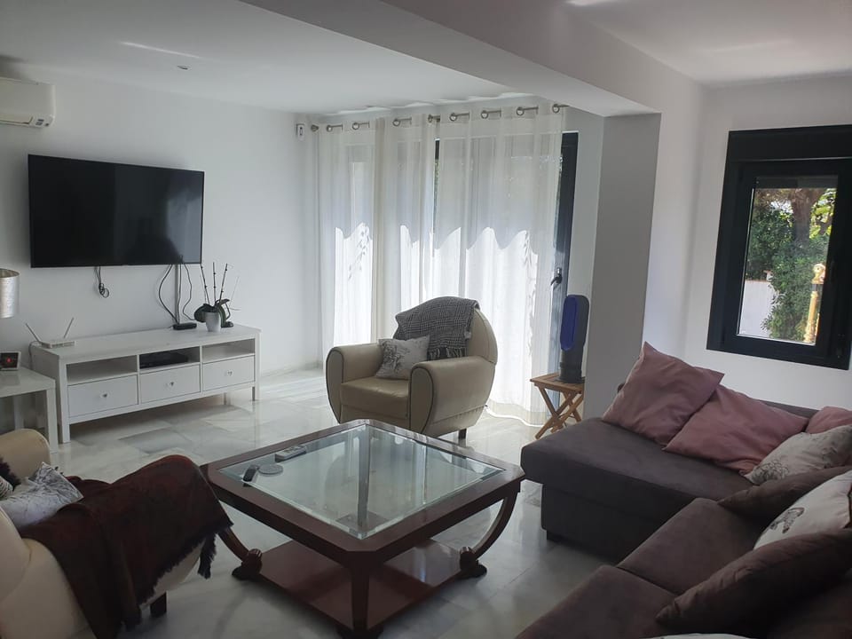 Villa Sea Breeze Villa in Marbella