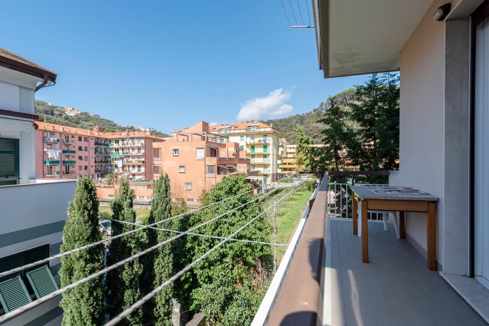 Day, View (from property/room), Balcony/Terrace, Dining area, Mountain view