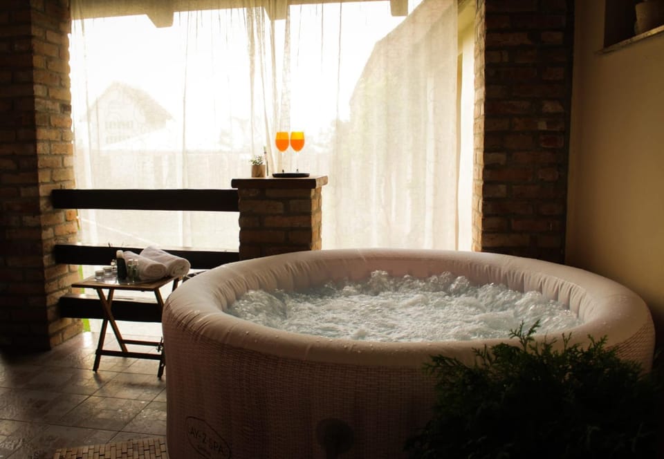 Hot Tub, Spa and wellness centre/facilities