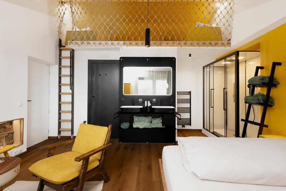 Bed, Bathroom, Photo of the whole room, Seating area, Bedroom, furniture, furniture