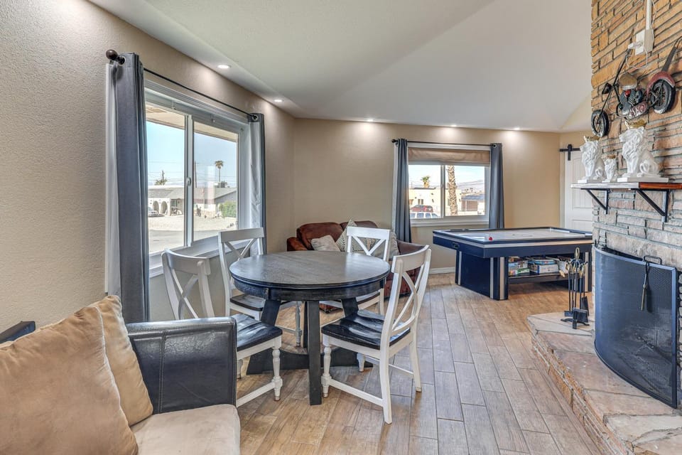 3 Mi to Lake Havasu: Family Home w/ Game Room House in Lake Havasu City
