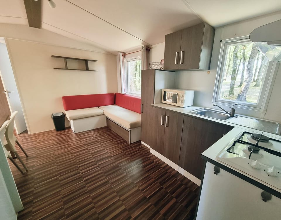 Kitchen or kitchenette, Living room, Dining area, pet friendly