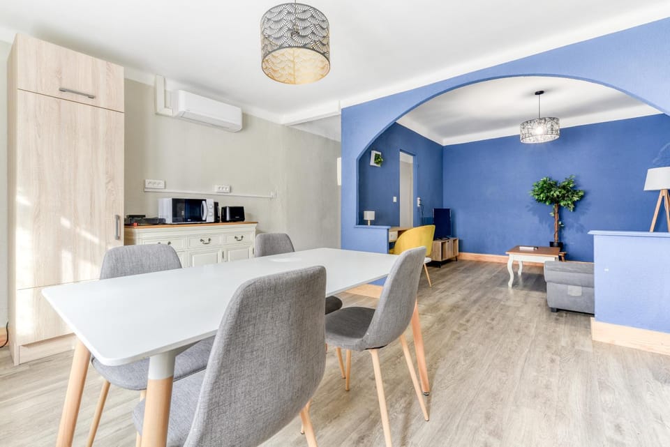 Seating area, Dinner, kitchen