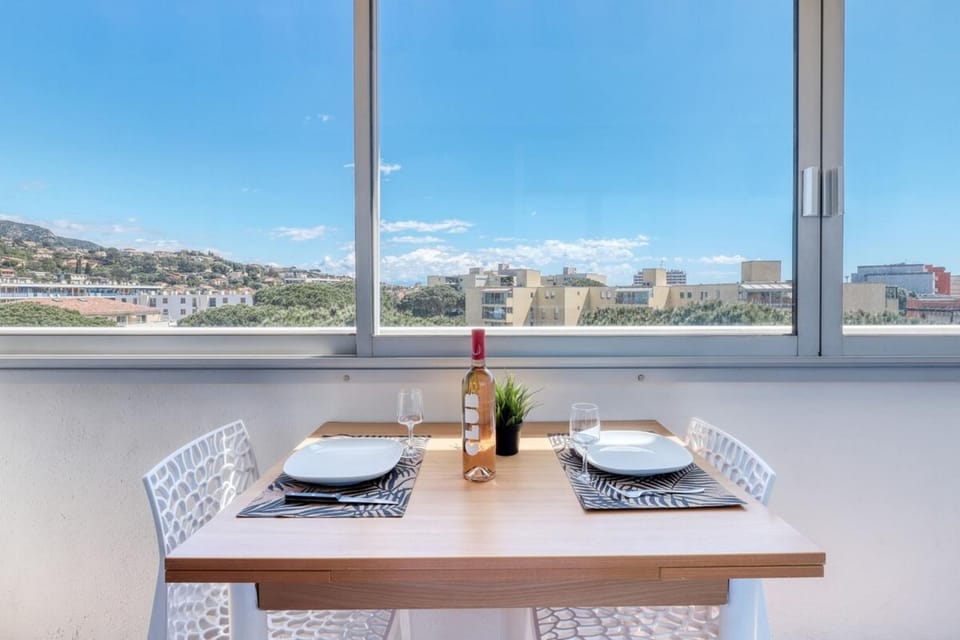 T2 600 m from the beach! Air-conditioned Apartment in Le Lavandou