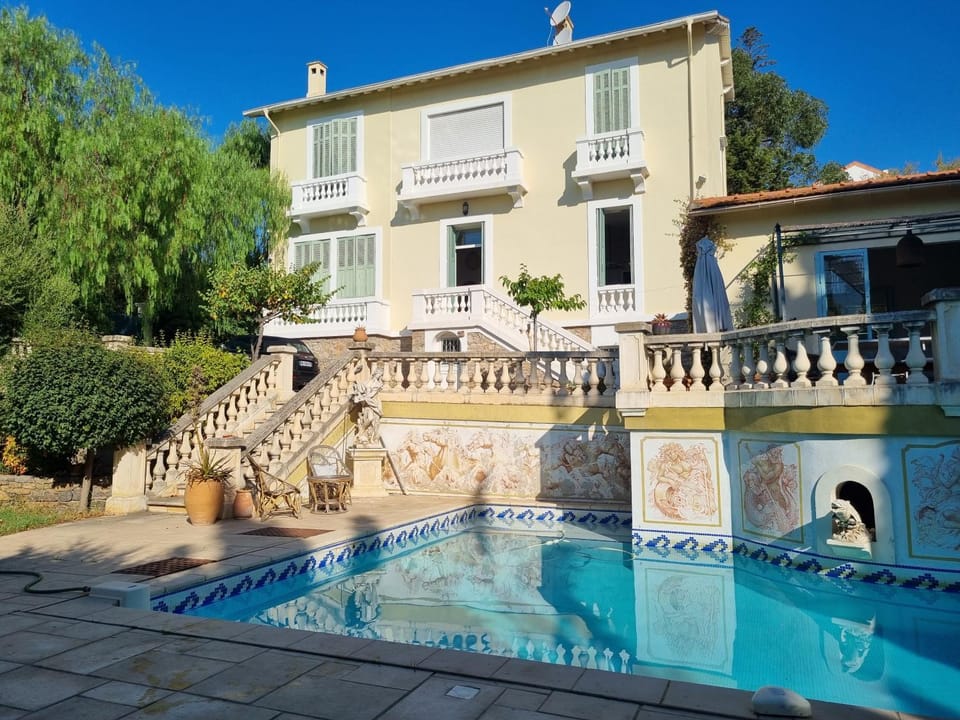 Property building, Table tennis, Swimming pool