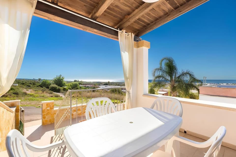 Patio, Day, Natural landscape, View (from property/room), Balcony/Terrace, Seating area, Dining area, Sea view