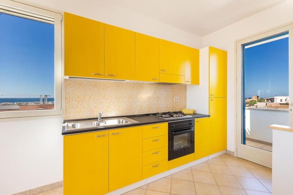 Kitchen or kitchenette, dishwasher, oven, pet friendly, stove