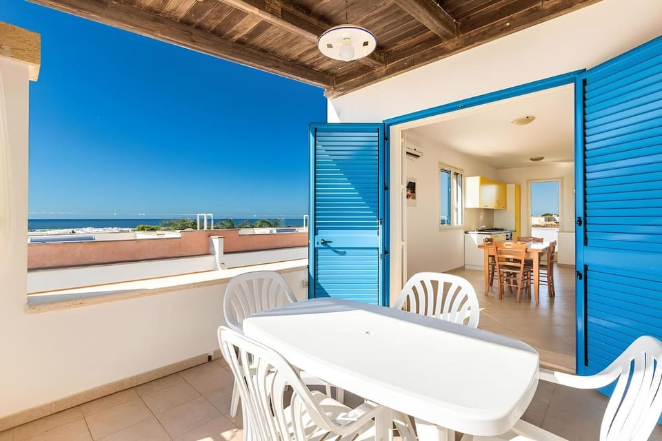 Patio, Day, Natural landscape, View (from property/room), Balcony/Terrace, Dining area, Sea view