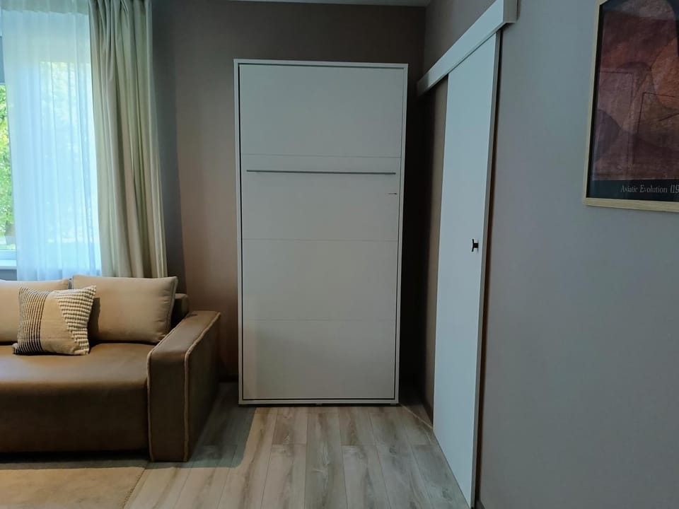 Bed, Living room