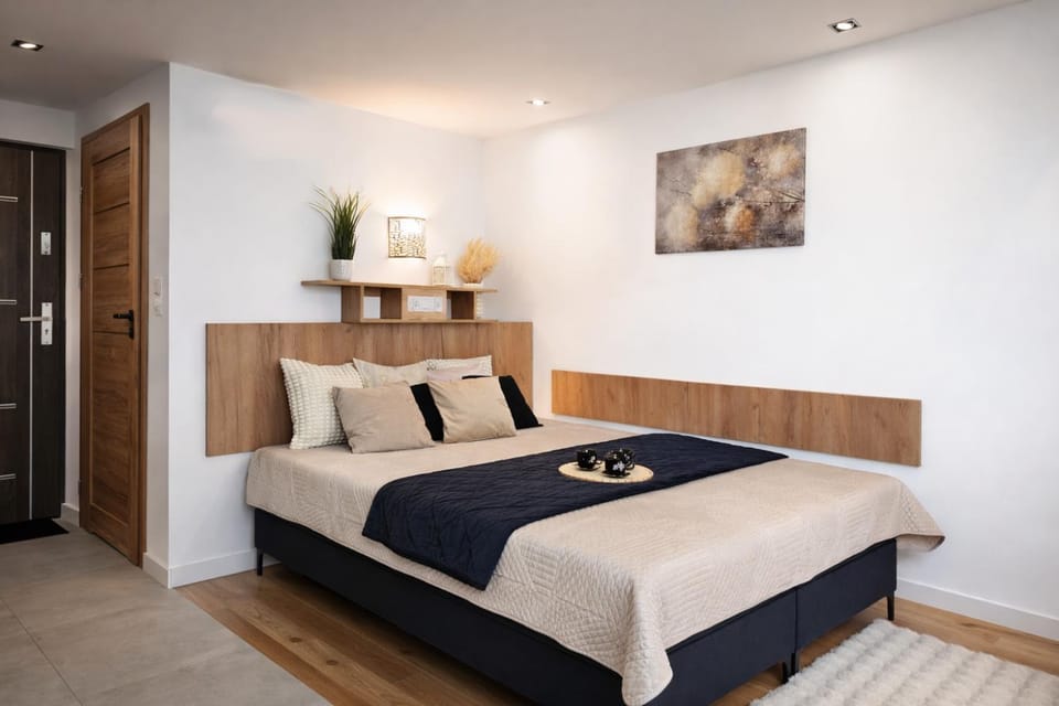 Communal lounge/ TV room, Bed, Photo of the whole room, Bedroom