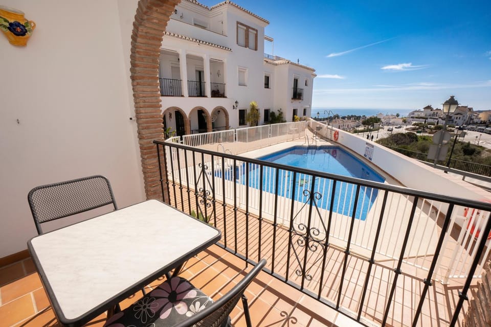 Balcony/Terrace, Swimming pool