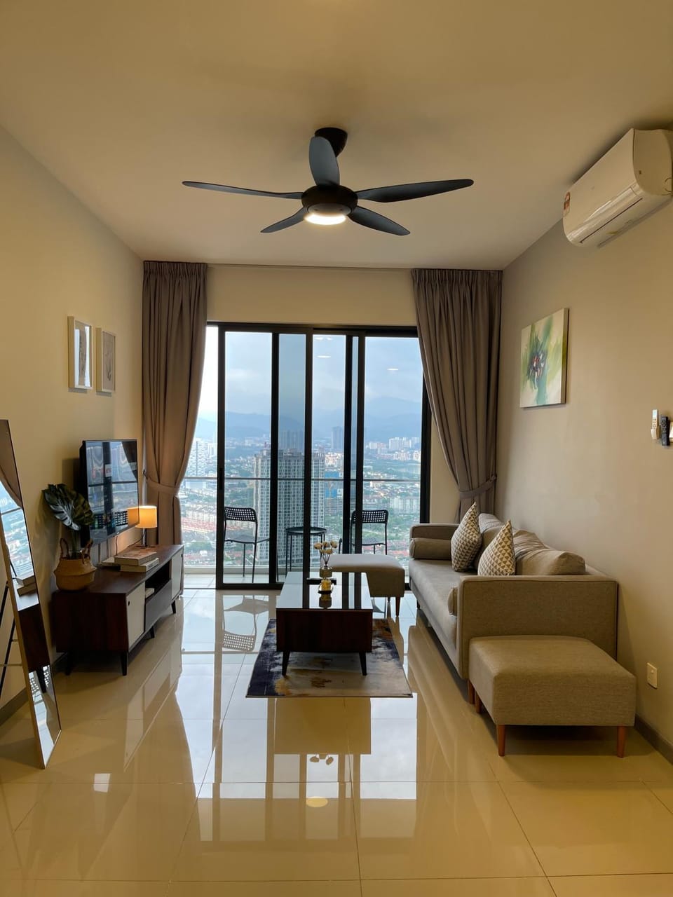 TV and multimedia, Living room, fireplace, air conditioner