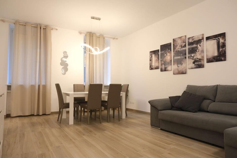 Communal lounge/ TV room, Living room, Dining area