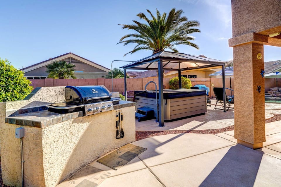 Pets Welcome! Group Retreat w/ Pool in Surprise! House in El Mirage