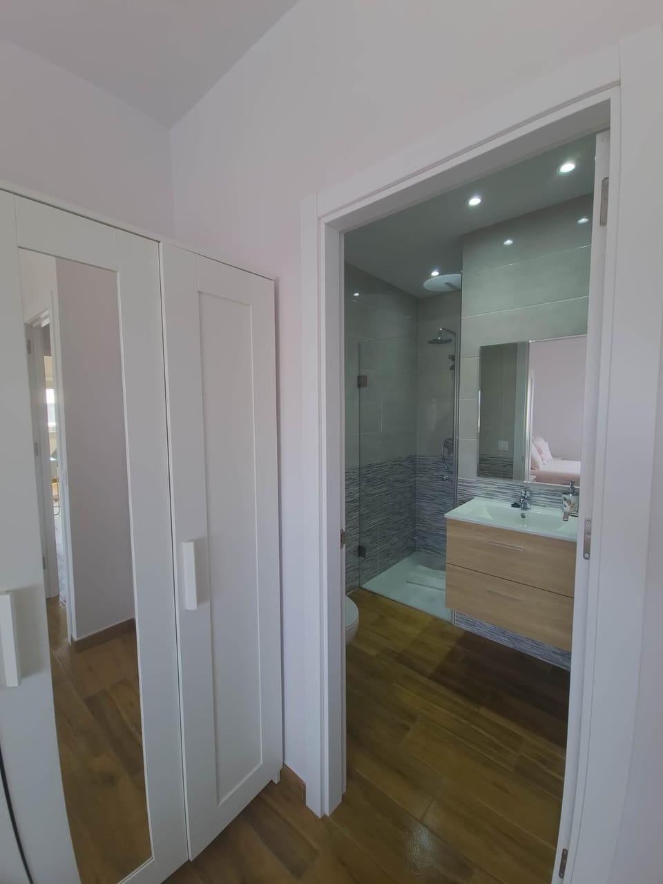 Shower, Bathroom, towels