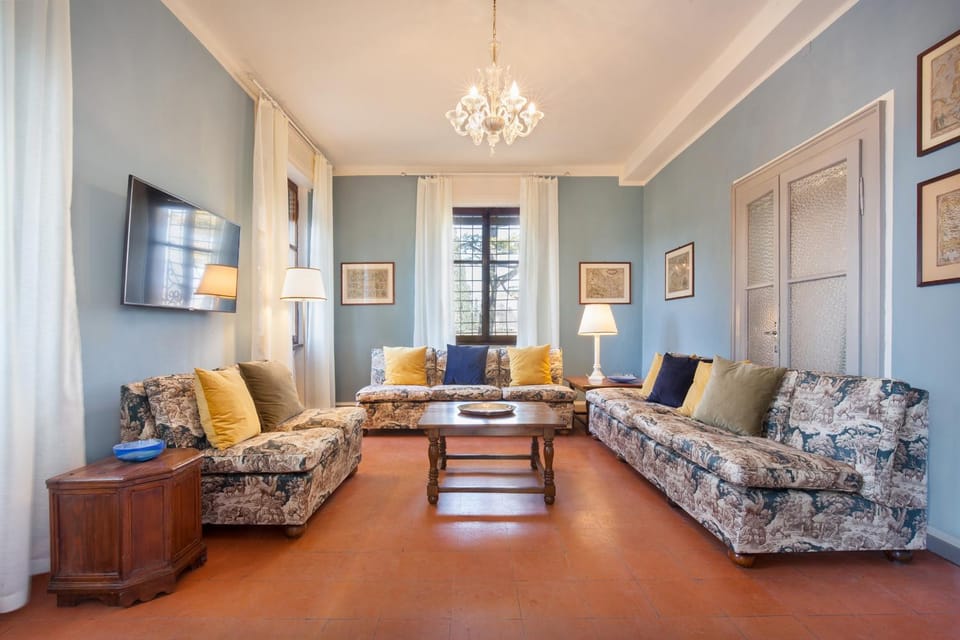 Communal lounge/ TV room, Living room