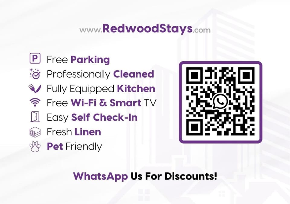 Huge 5 Bed 3 Bath House For Contractors & Families, 2X Free Parking, Free WiFi & Netflix By Redwood Stays House in Farnborough