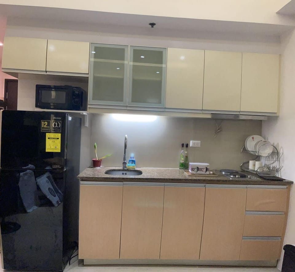 EJ's Staycation 22nd F with 200mbps Wi-Fi and NETFLIX Apartment hotel in Pasig