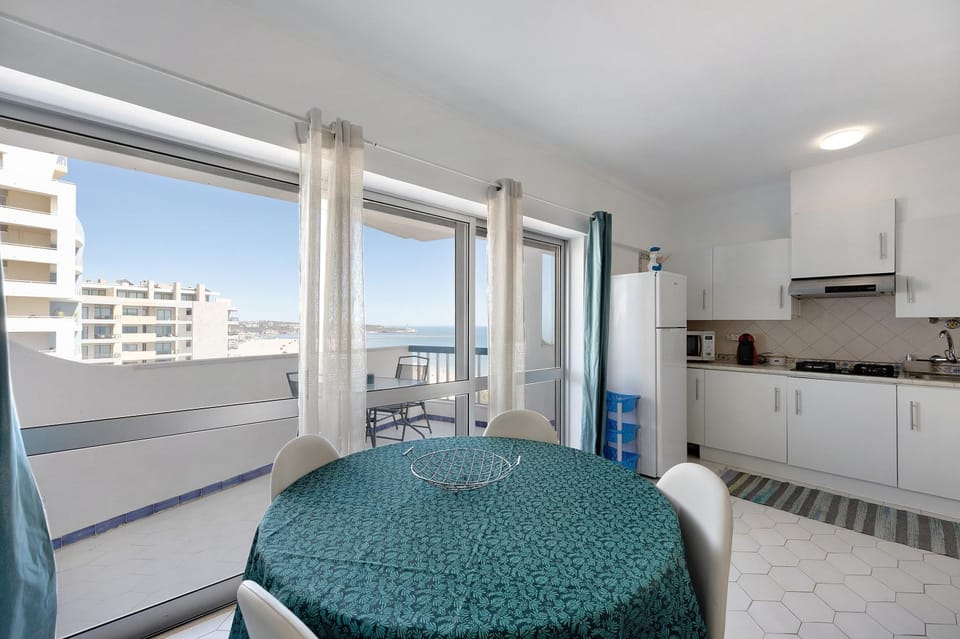 Property building, Kitchen or kitchenette, Living room