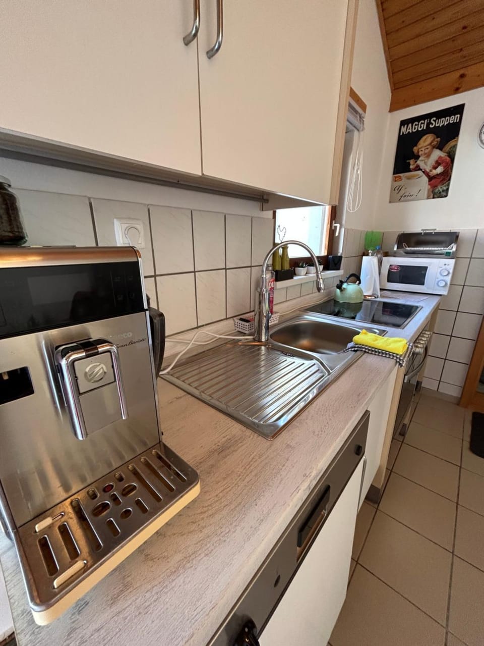 Kitchen or kitchenette, kitchen