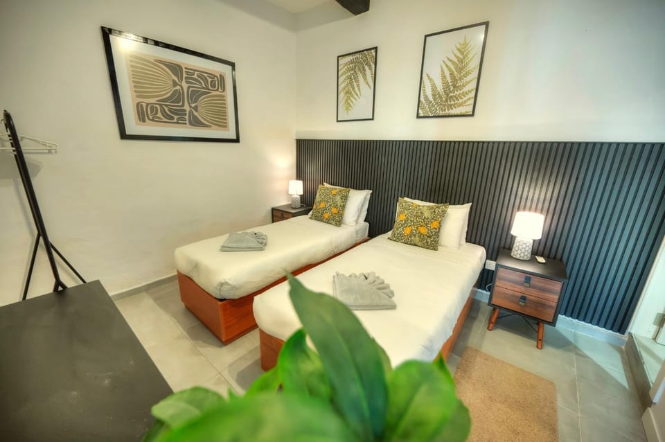 Cozy flat. Swim beach 2 minutes walk. The Old Valletta MCRI1-1 Apartment in Valletta