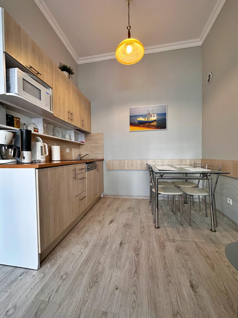 Kitchen or kitchenette