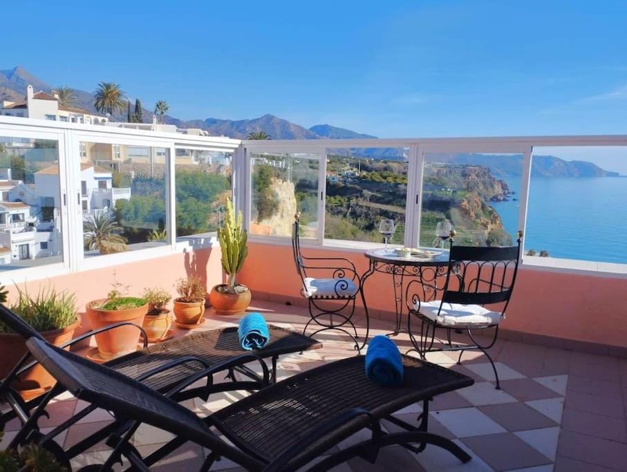 Amazing 3 bedroom townhouse close to Burriana, Nerja Apartment in Nerja