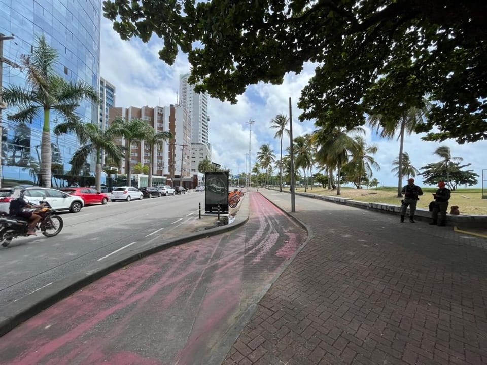 Flat na avenida beira mar de Boa Viagem Apartment in Recife