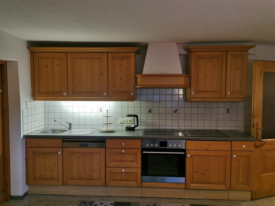 Coffee/tea facilities, Kitchen or kitchenette, dishwasher, minibar, pet friendly, stove