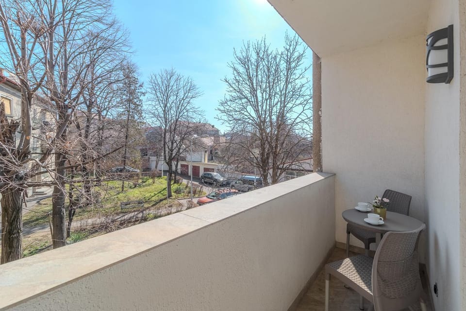 Day, Natural landscape, View (from property/room), Balcony/Terrace