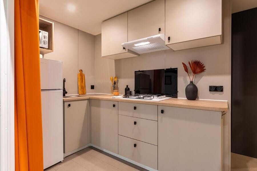 Kitchen or kitchenette, stove