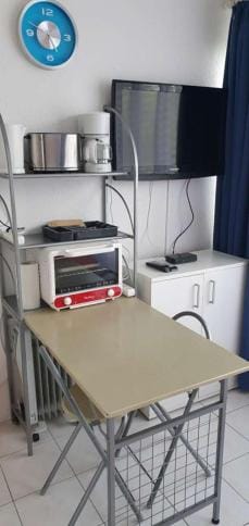 TV and multimedia, Coffee/tea facilities, Dining area, minibar