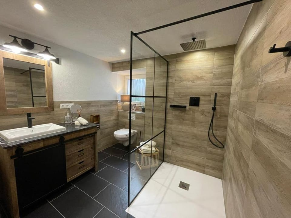 Villa Pauline - FeWo "Champagne" Apartment in Thuringia, Germany